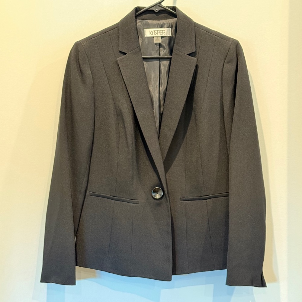 Kasper fully lined women’s black blazer
